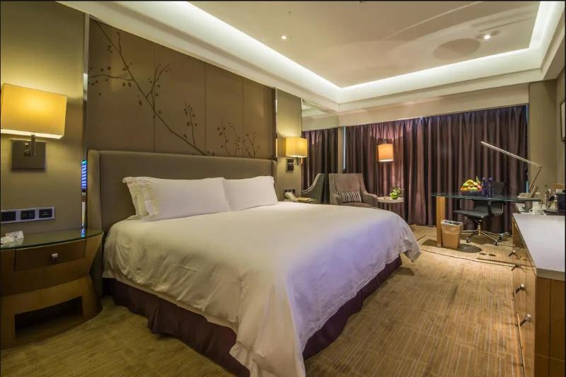 Hongqiao Airport - Air China Hotel 5*